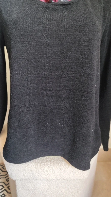 Black and red fine blouse sweater with pointed collar Size 36/38 - Armand Thiery – photo 5